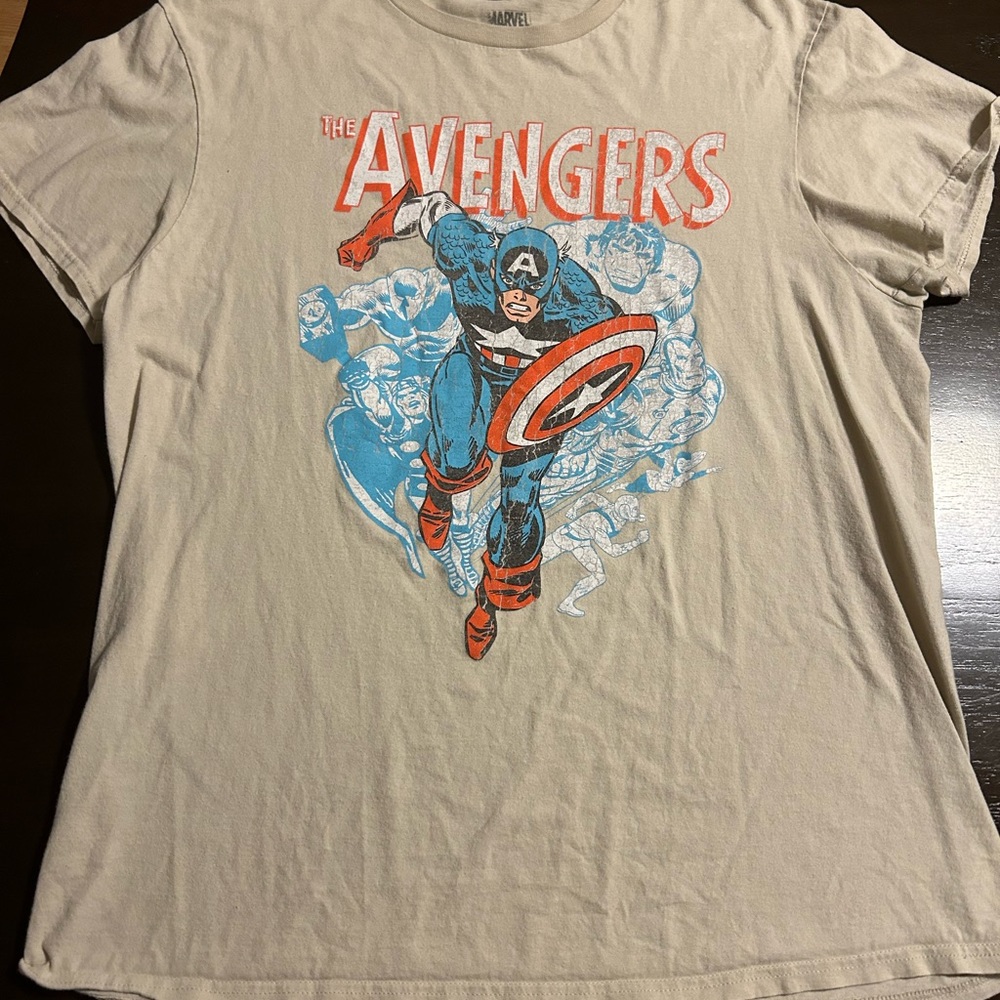 Avengers Captain America Tshirt Size Large